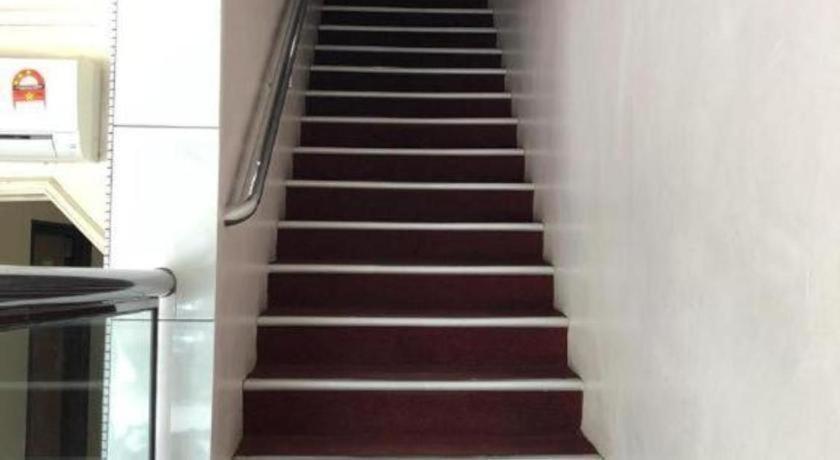 Hotel Perdana Lawas Buitenkant foto