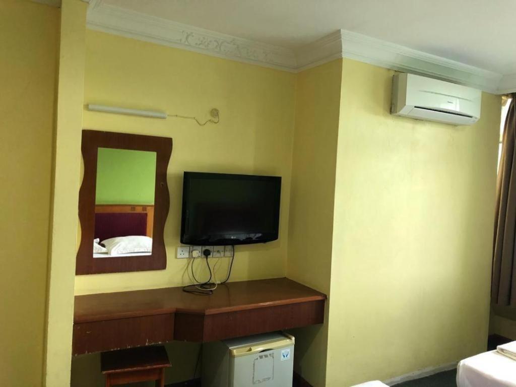 Hotel Perdana Lawas Buitenkant foto